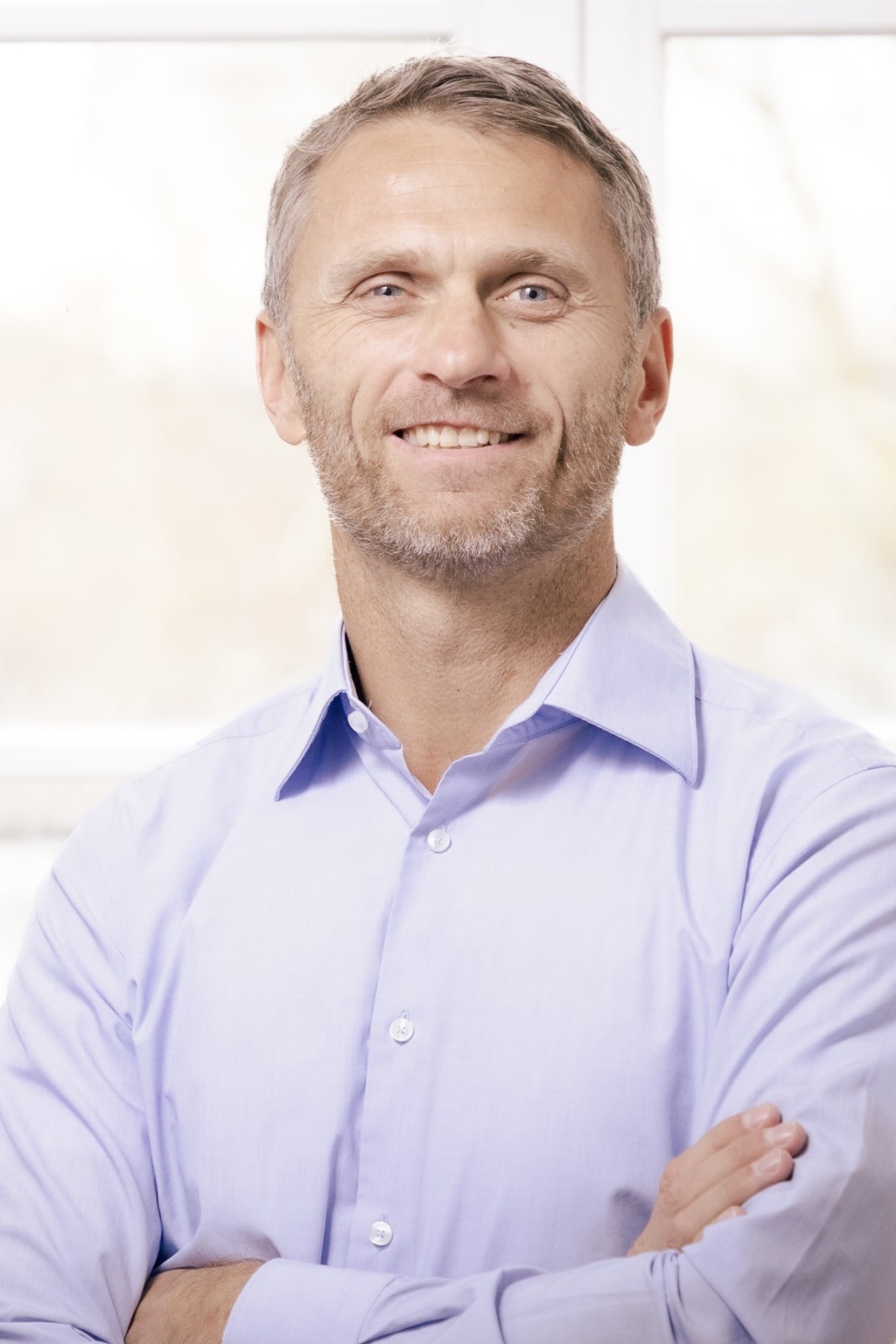 Porträtbild von Dirk Hübel